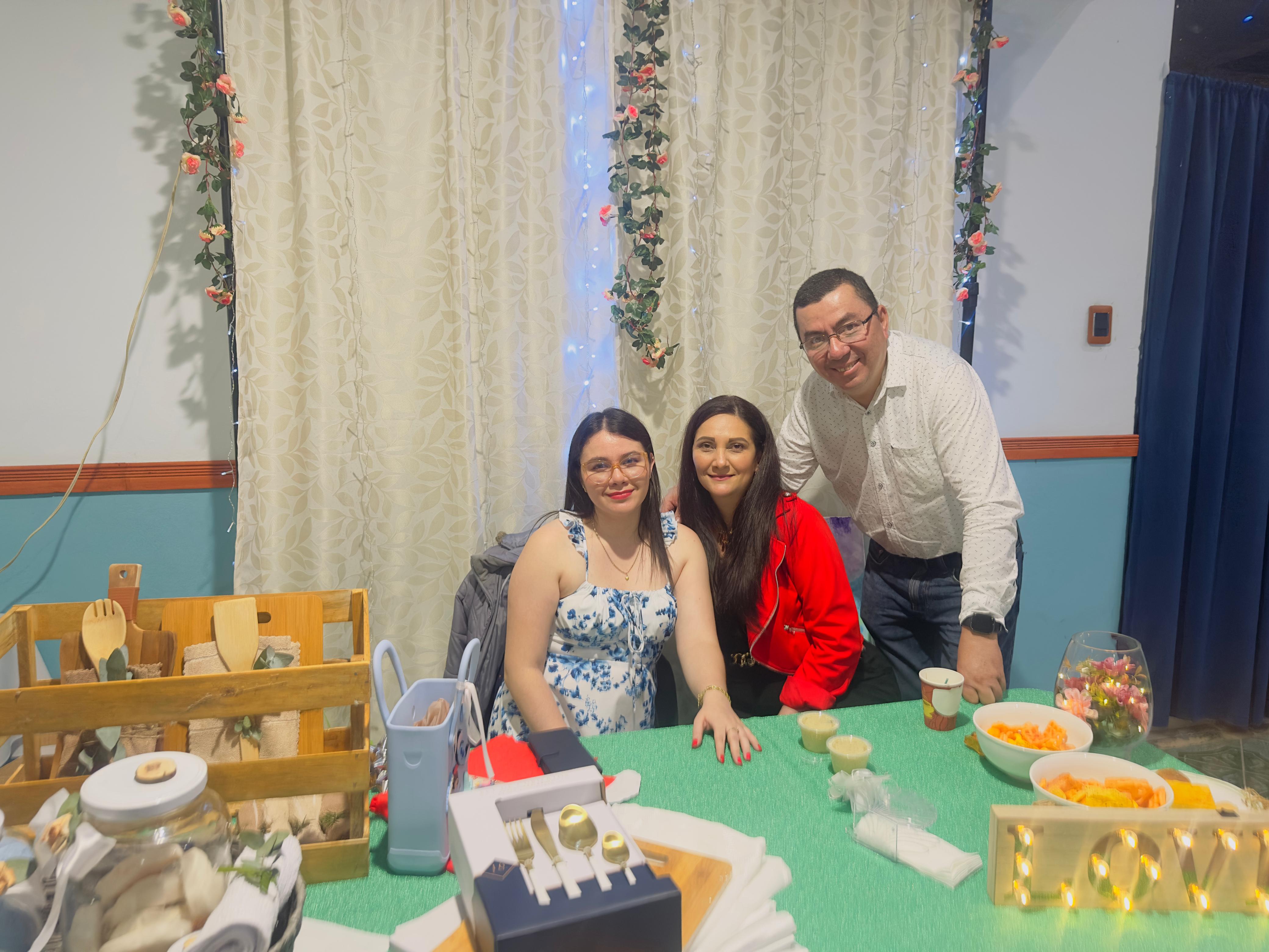 A photo from Efra and Susi's wedding gallery.